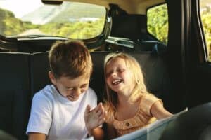 Jeux pour un long trajet avec des enfants