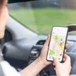 utiliser les systèmes de navigation et la technologie GPS tout en voyageant