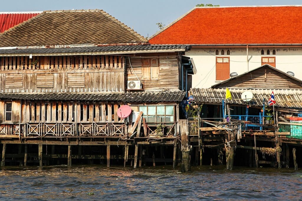 maisons bord canal bangkok