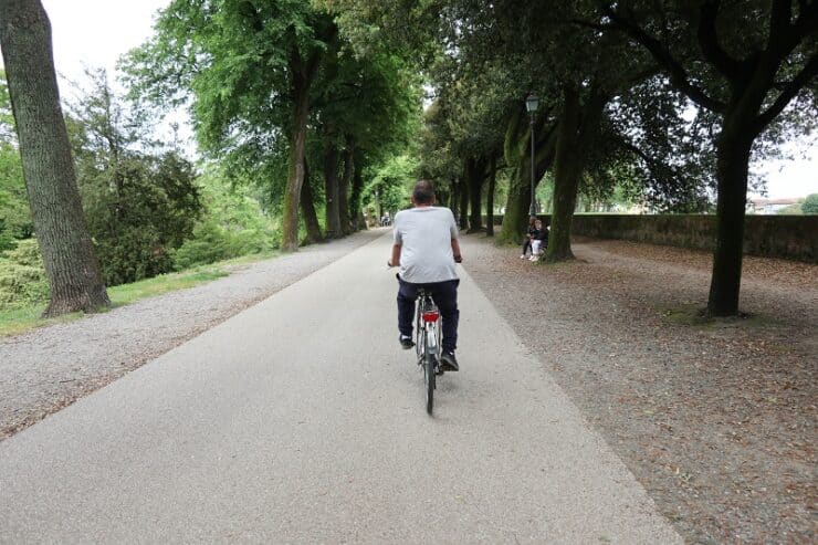 rempart lucques vélo