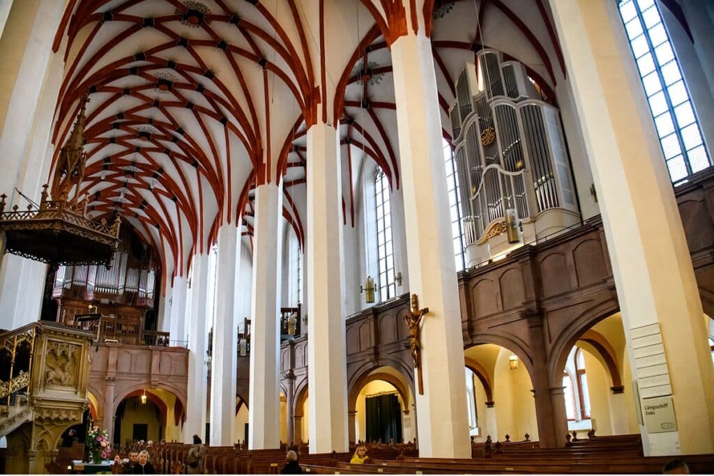 intérieur église Saint Thomas