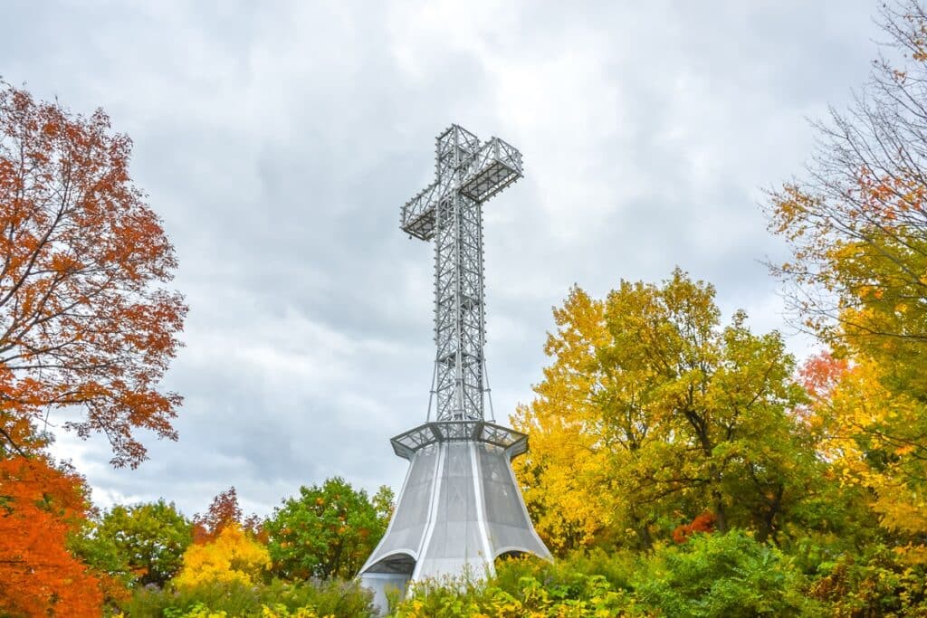 grande croix au parc du mont royal à Montréal