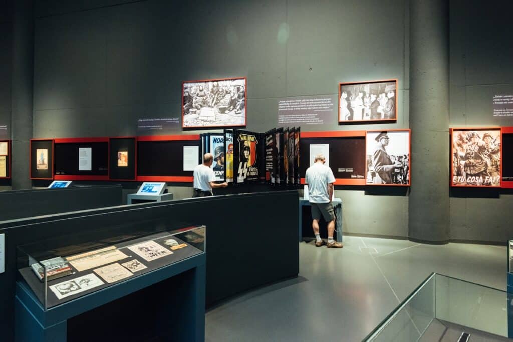 intérieur musée de la seconde guerre mondiale