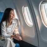 Choisir le bon côté de l'avion pour profiter d'une vue imprenable à l'atterrissage