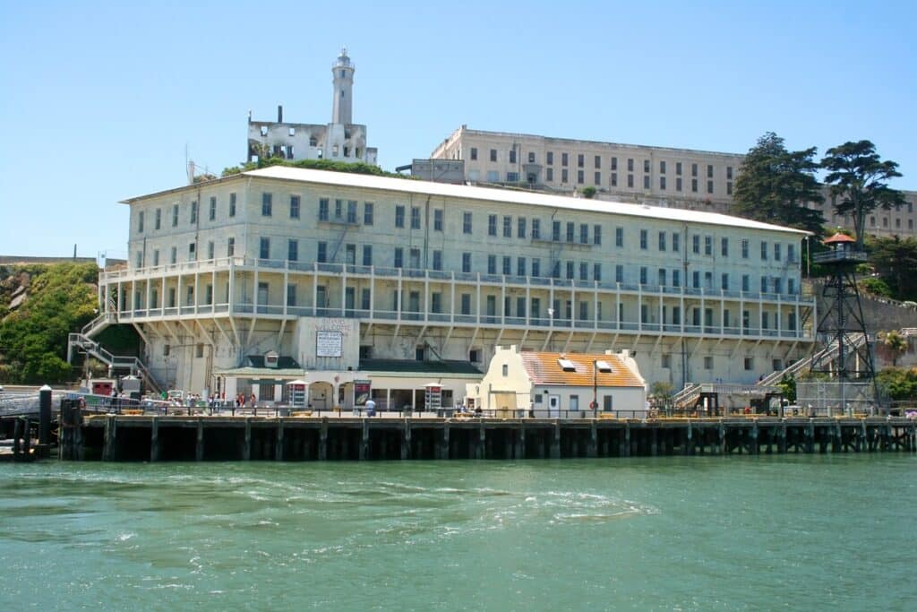 arrivée sur l'île d'alcatraz