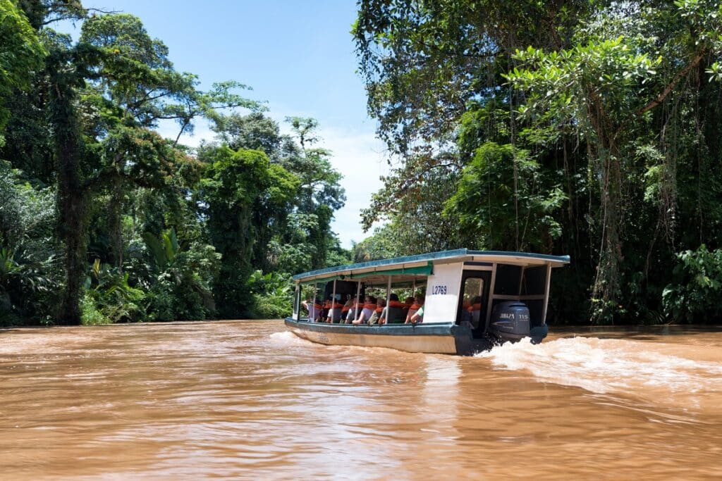 bateau taxi tortuguero