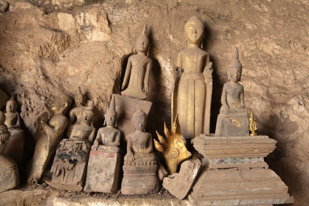 statuettes de bouddha