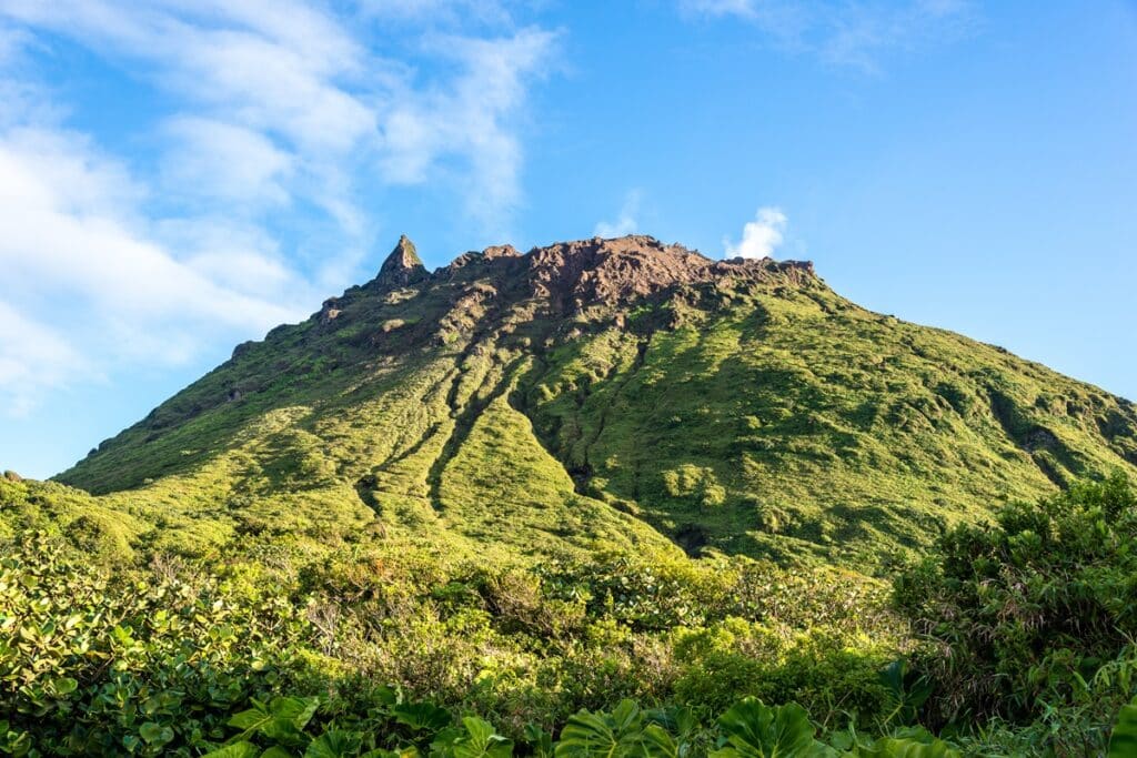 volcan la soufrière guadeloupe