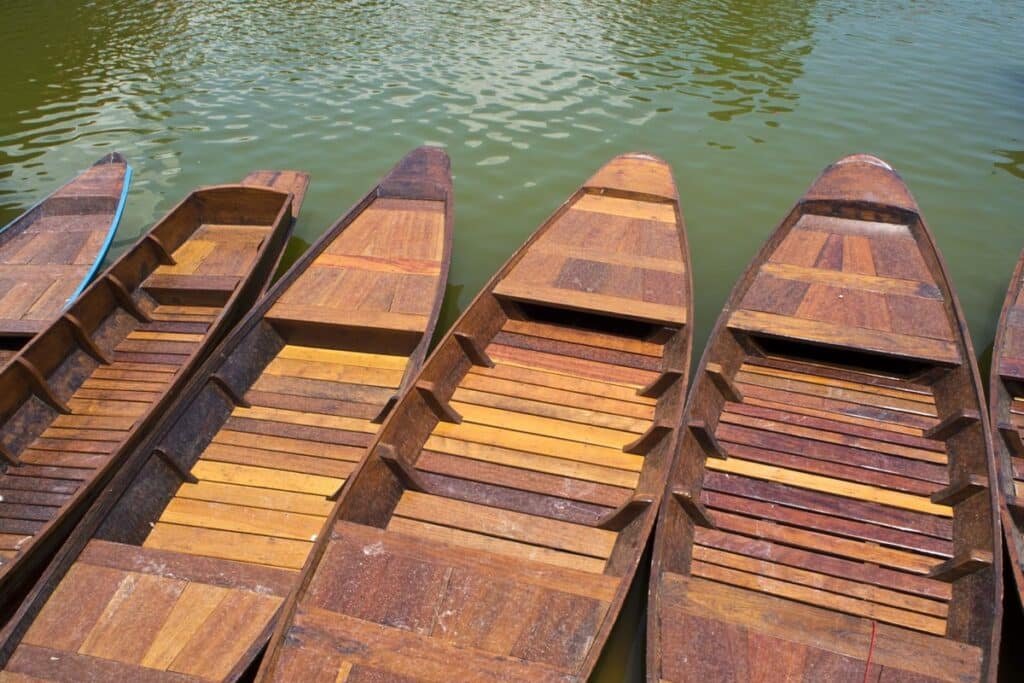 barques sur le lac