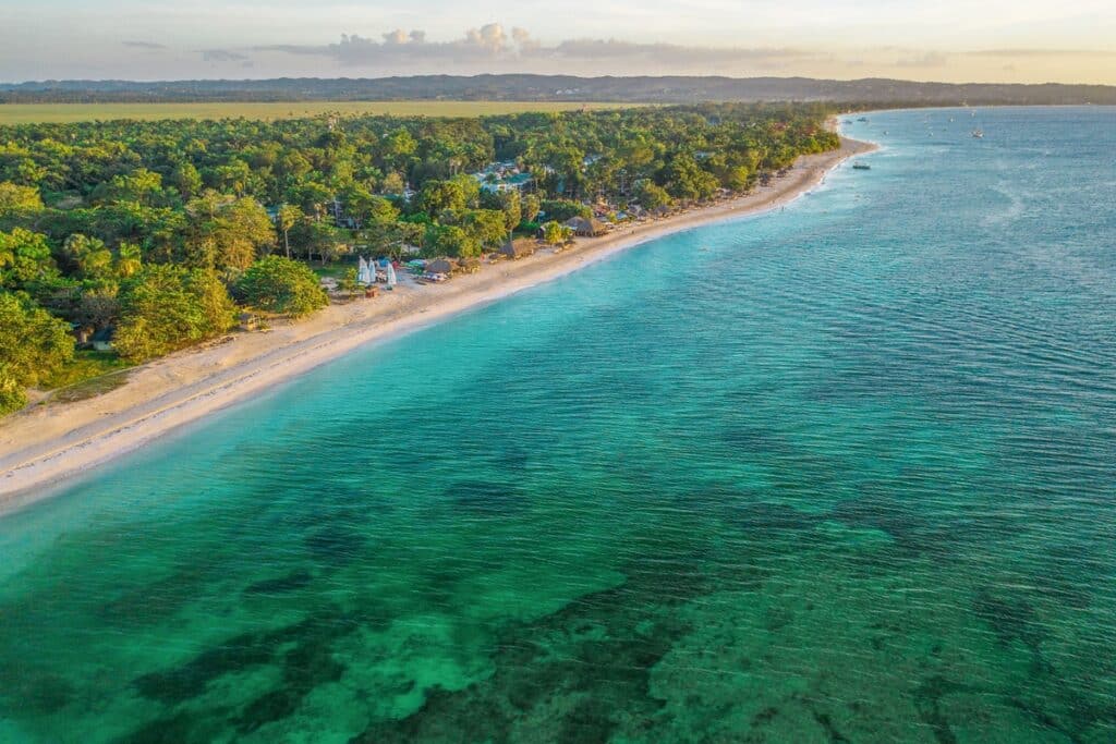 Plage de Seven Mile Beach en Jamaïque