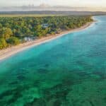 Plage de Seven Mile Beach en Jamaïque