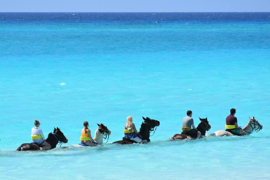 faire du cheval sur la plage