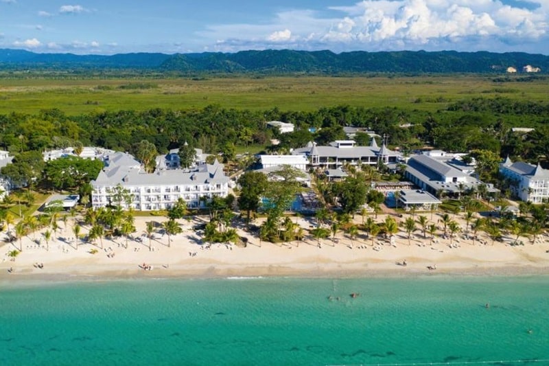 hôtel sur la plage de seven mile beahc en jamaique