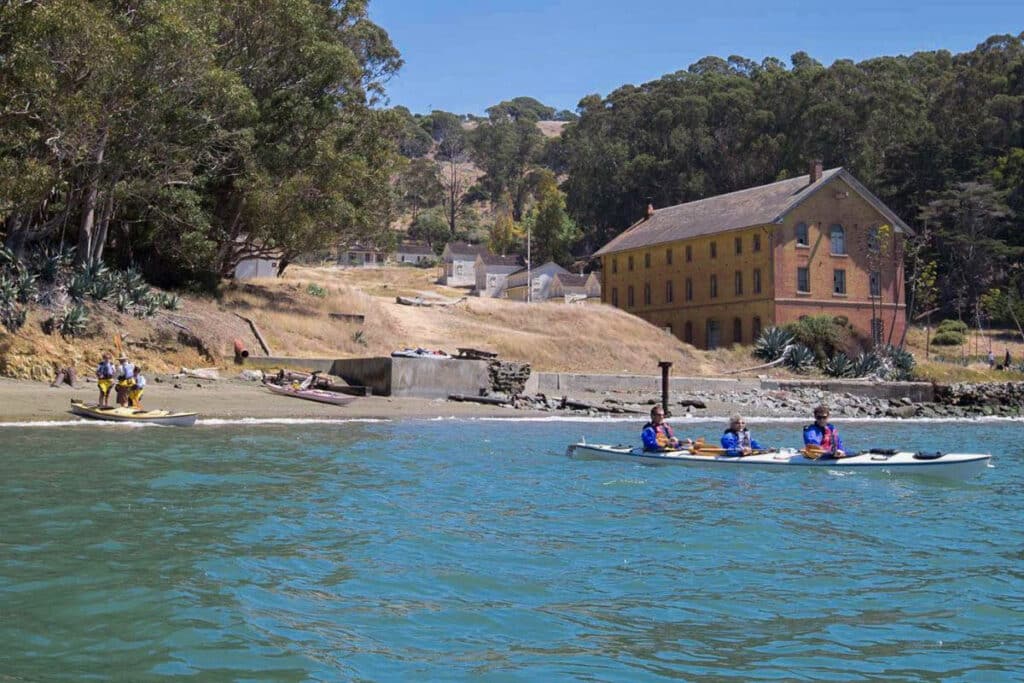 kayak angle island