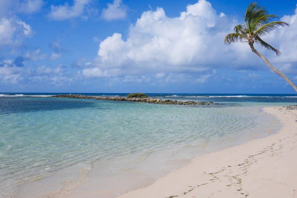 plage de la caravelle