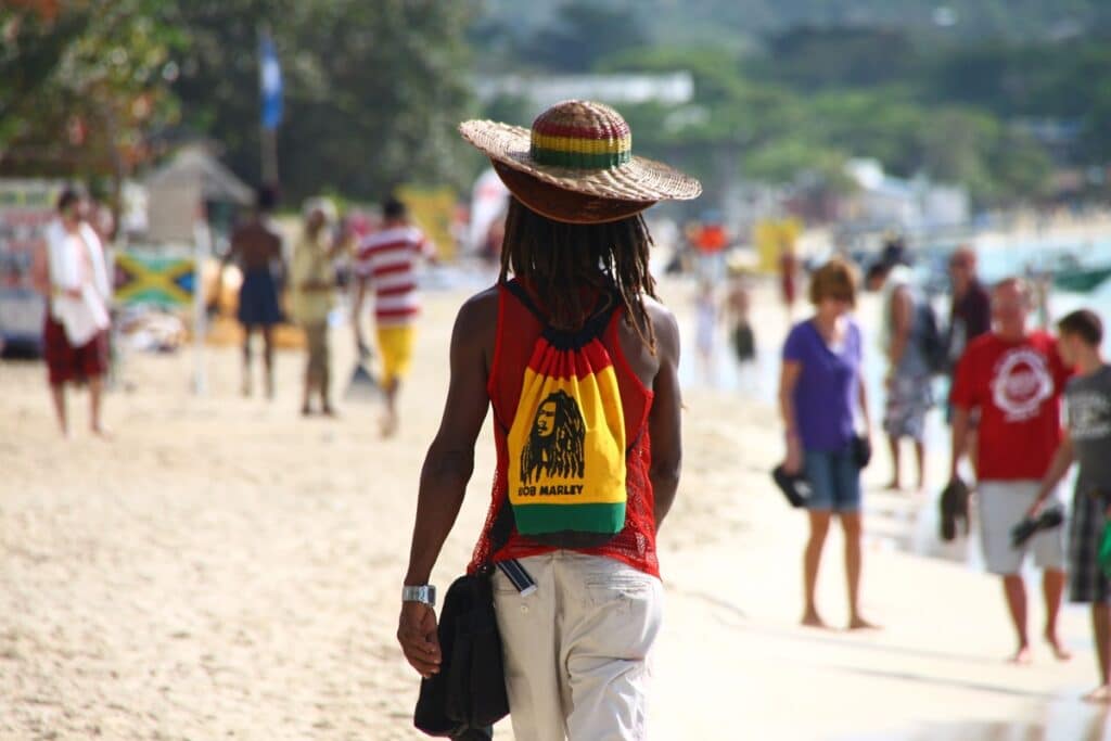 personnes sur la plage détendu négril