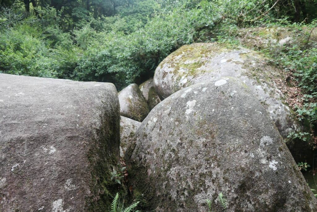 gros rochers de granit