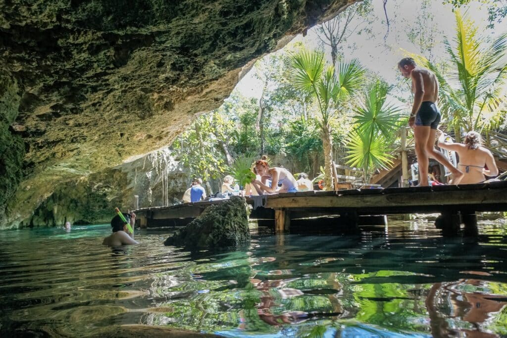 Gran Cenote snorkeling