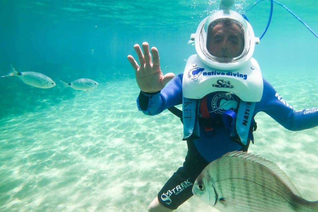 scaphandre sous la mer