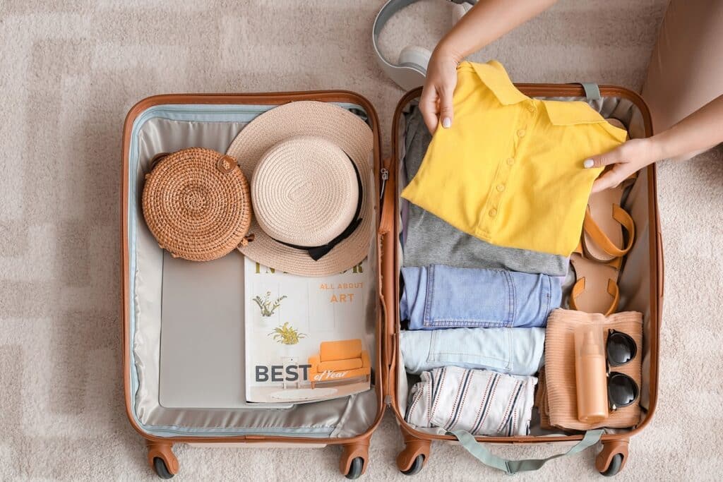 Conseils de fille pour préparer sa valise avant un voyage