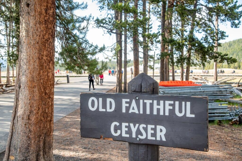 panneau old faithful geyser