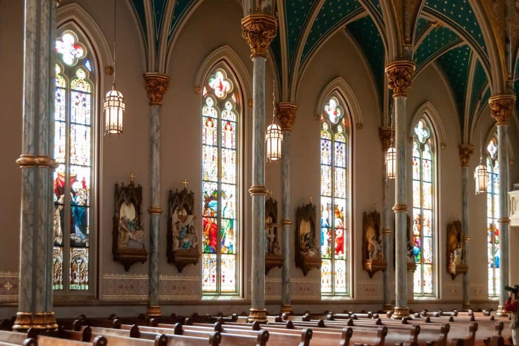 intérieur cathédrale Saint-Jean-Baptiste