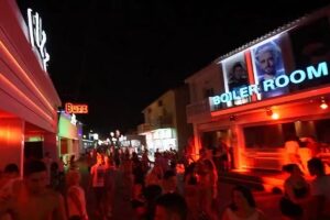 Faire la fête à Kavos