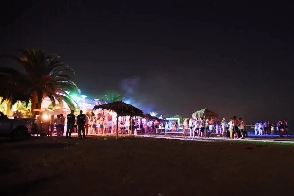 fête de plage à kavos