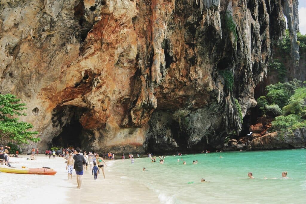 plage de phra nang grotte