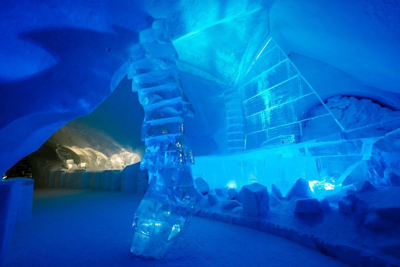 visite du plus grand hôtel de glace