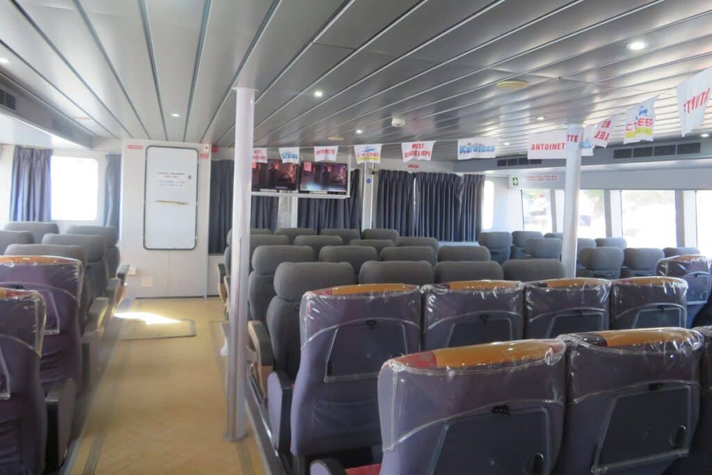 intérieur bateau saintes