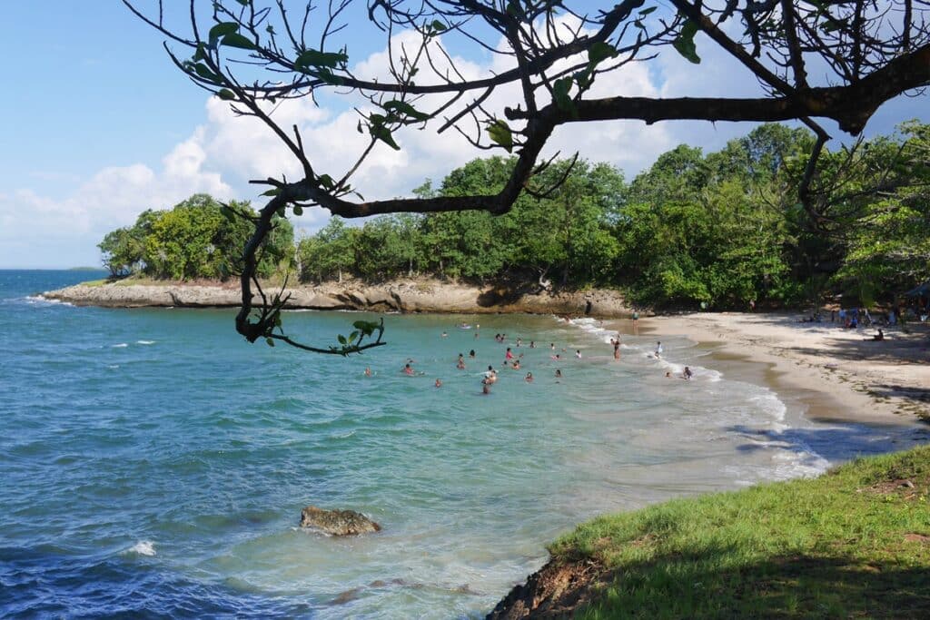 plage de Mambia