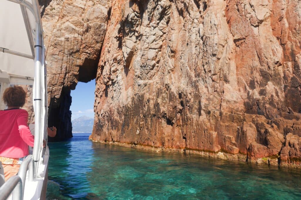 bateau dans les calanques de Piana