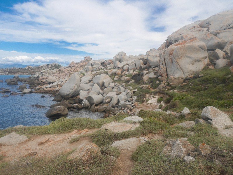 exploration de l'île Lavezzu