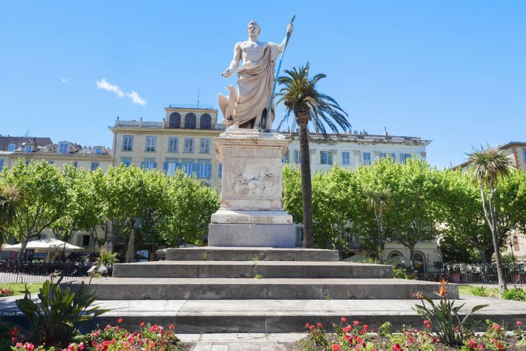 sculpture Napoléon place saint Nicolas