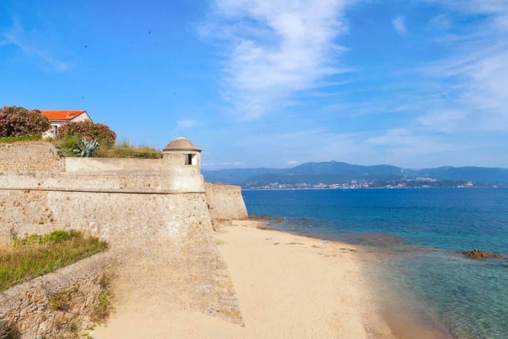 plage saint françois ajaccio