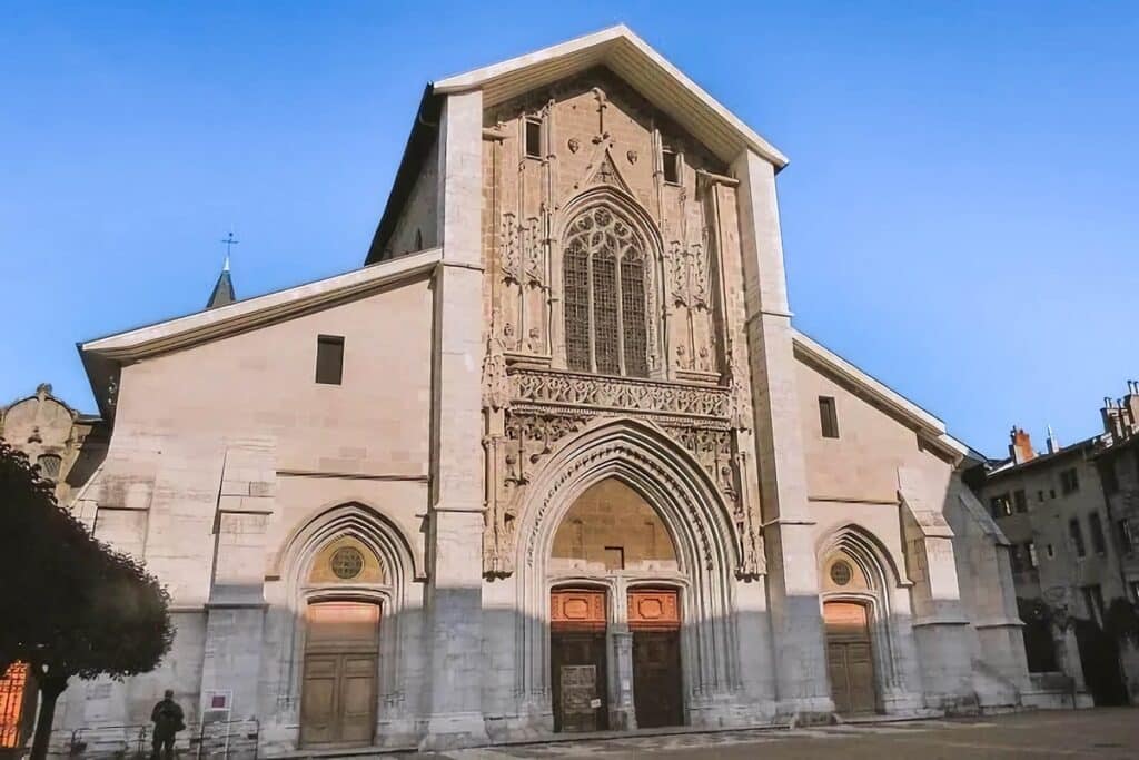 cathédrale des frères franciscains de Saint-François-de-Sales
