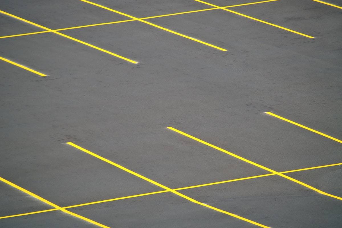 conseils pour économiser sur les parkings d'aéroport