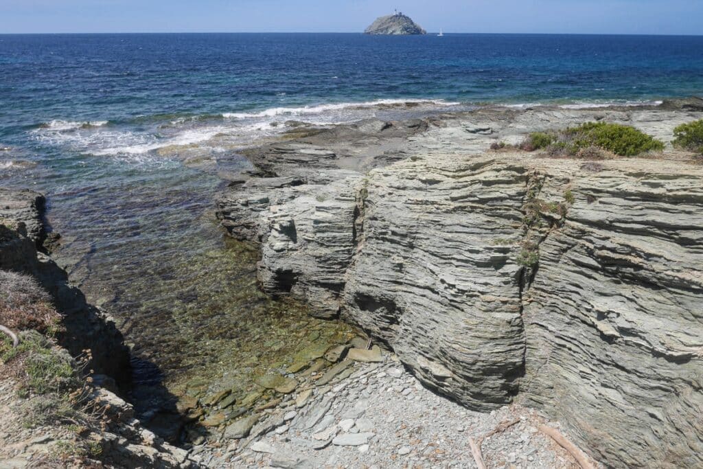 crique à la pointe du Cap Corse