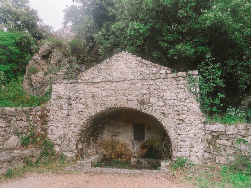 fonataine de lama en corse