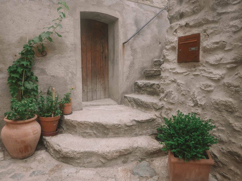 porte maison lama
