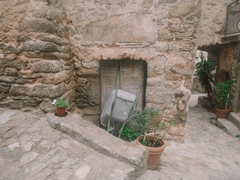 maison en pierre lama