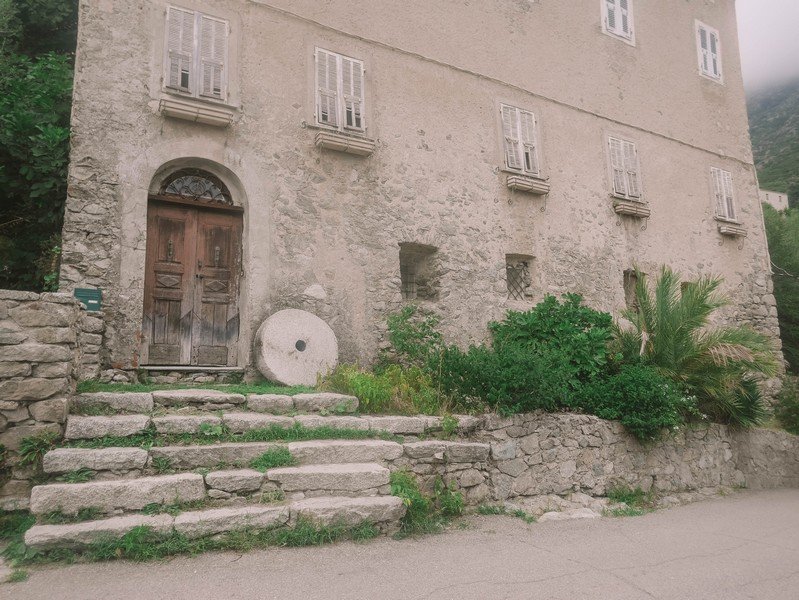 vieille maison lama