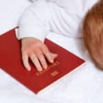Faut-il un passeport pour les bébés