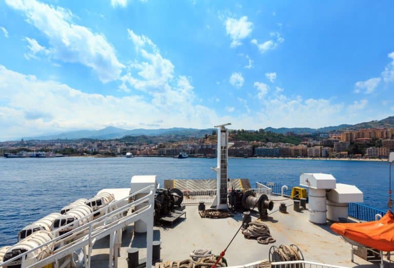 Traversée Reggio Di Calabria Messine Avec Voiture