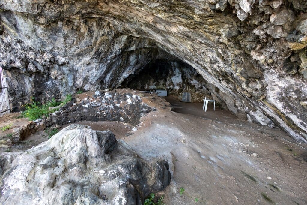 Grotta del Genovese