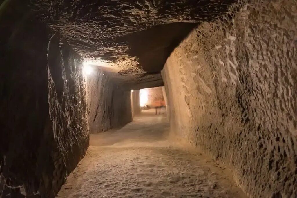 différences Naples souterrain et tunnel Borbonico