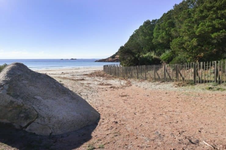 entrée plage de roccapina