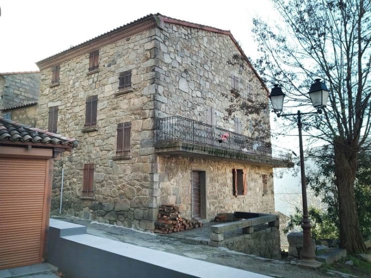 maison en pierre