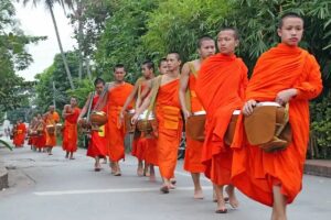 Tak Bat à Luang Prabang